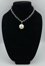 Load image into Gallery viewer, Big Pearl on U Link Necklace
